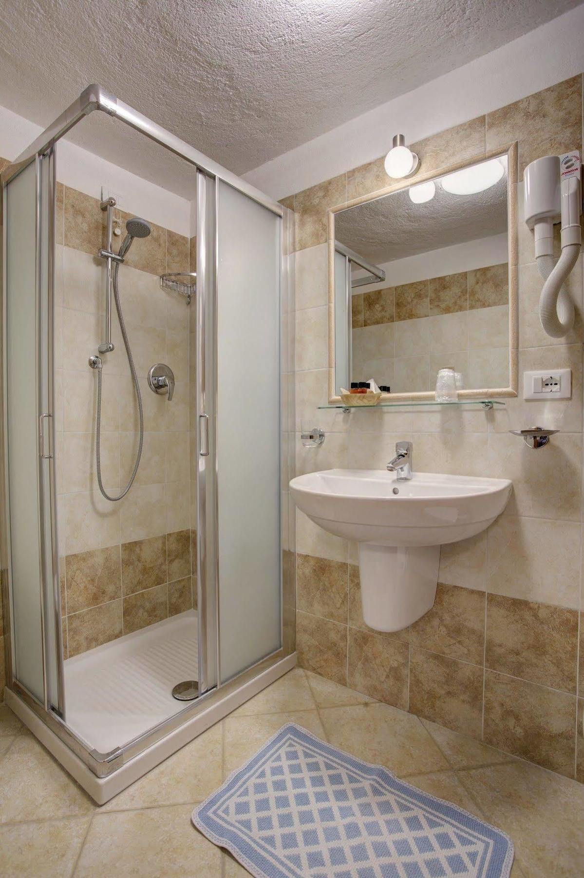 Hotel Cecchin Aoste Extérieur photo