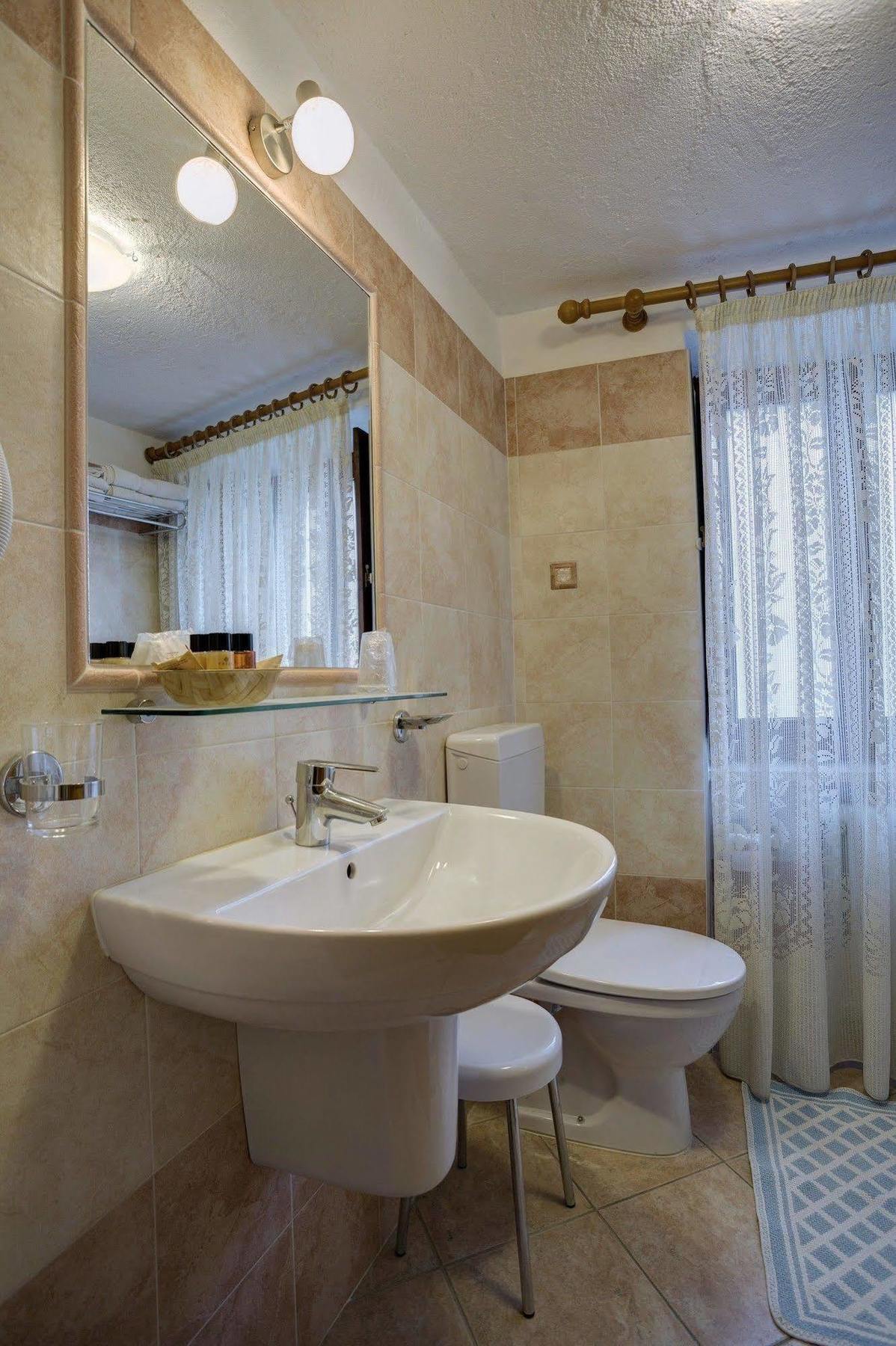 Hotel Cecchin Aoste Extérieur photo